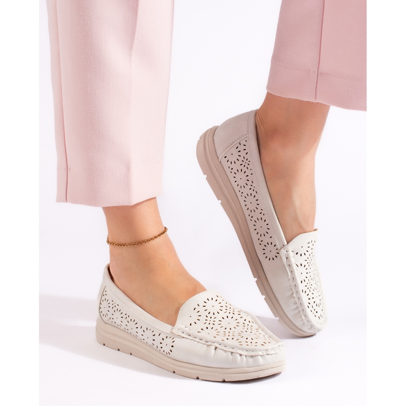 Mocasines de mujer calados blancos 1