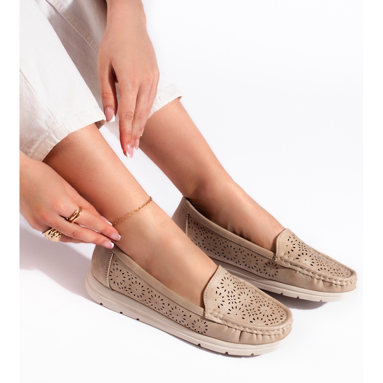 Mocasines calados de mujer beige 1