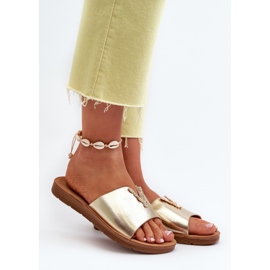 Chanclas De Mujer Con Suela Plana Y Adorno En Piel Ecológica, Dorado Makia 2