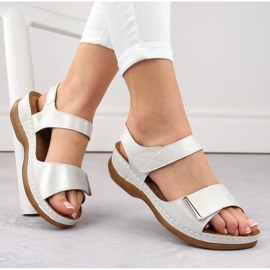 Sandalias mujer cómodas velcro plateadas eVento 0146 plata 1