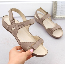 Cómodas sandalias de mujer de piel en color beige Helios 205 1