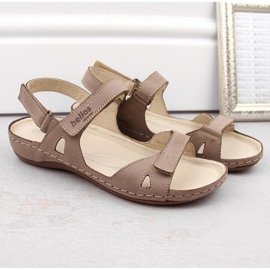 Cómodas sandalias de mujer de piel en color beige Helios 205 3