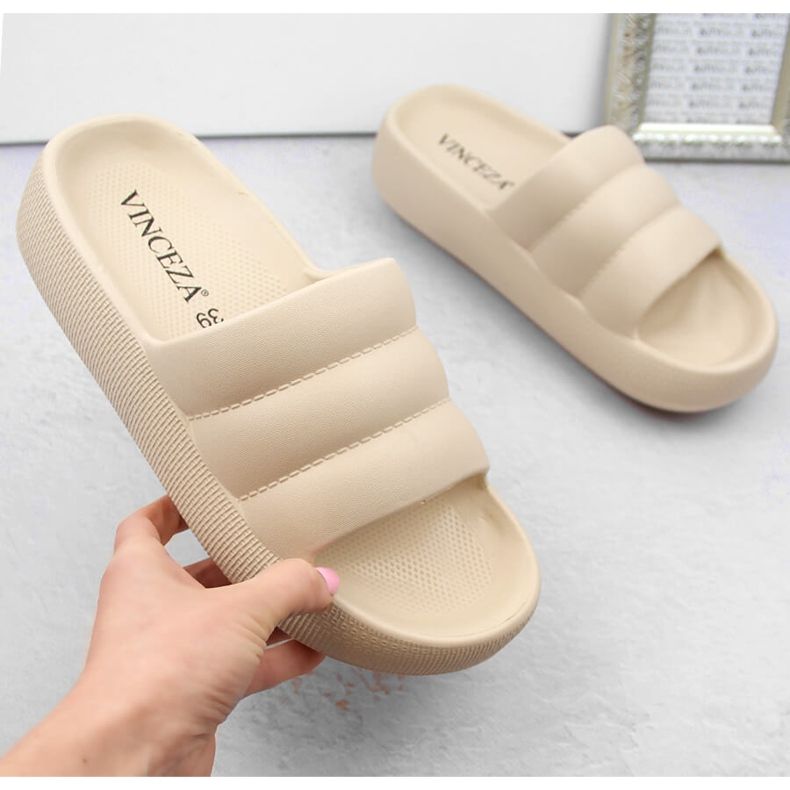 Zapatillas de casa acolchadas con plataforma para mujer, beige Vinceza 75204 1