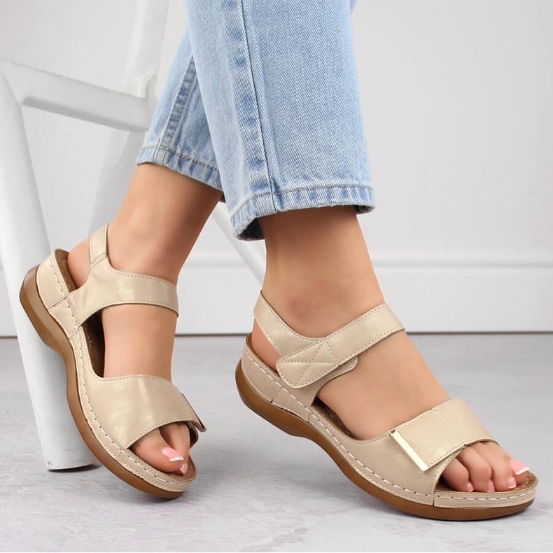 Sandalias cómodas de mujer con velcro, beige eVento 0146 1