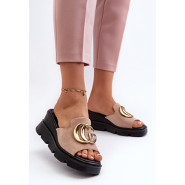 Vinceza Chanclas de Mujer Confeccionadas en Ante Ecológico con Cuña y Plataforma con Adorno Dorado, Beige Iaria 3