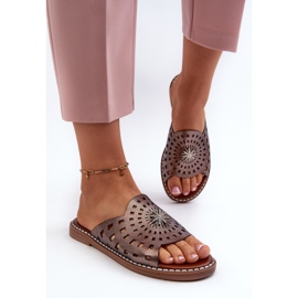 Chanclas de mujer brillantes de tacón plano con decoración cobre Ebirena marrón 4