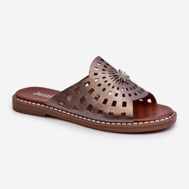 Chanclas de mujer brillantes de tacón plano con decoración cobre Ebirena marrón 1