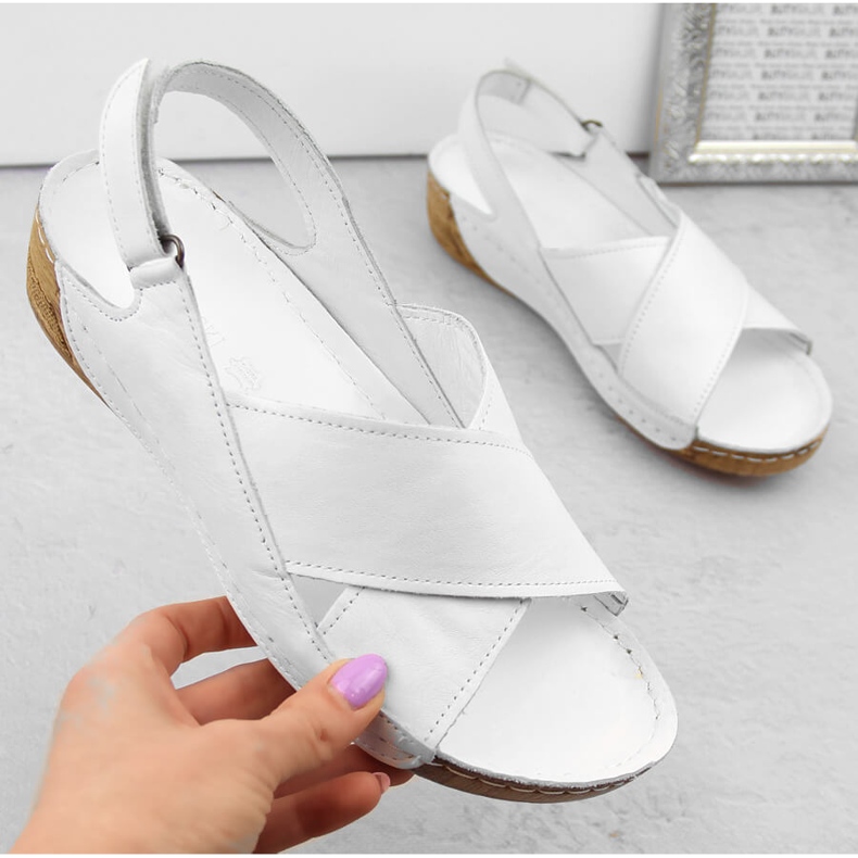 Sandalias mujer piel con velcros blanco T.Sokolski L311 1