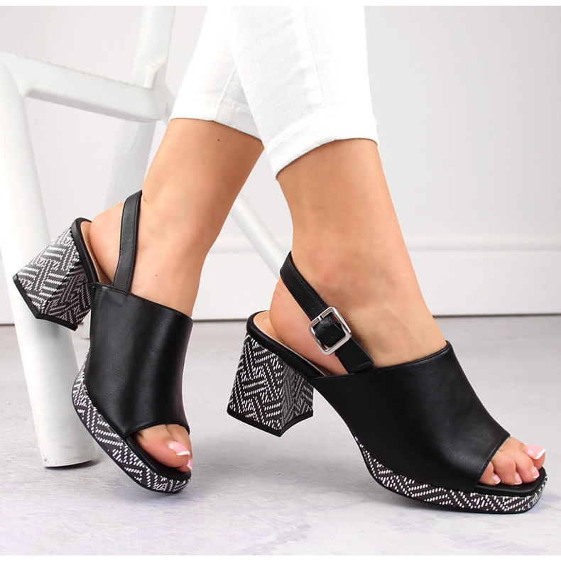 Sandalias de mujer con tacón decorativo, negro Sergio Leone SK572 1