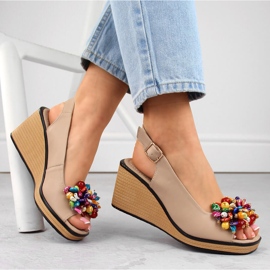 Sandalias cuña de piel beige con abalorios de colores Filippo DS6021 1 Sandalias cuña de piel beige con abalorios de colores Filippo DS6021 1