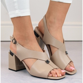 Sandalias de mujer beige con tacón decorativo, Vinceza 62111 3