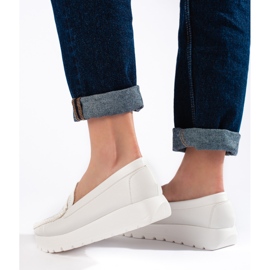 Goodin Mocasines blancos calados en la plataforma. 2