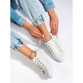 Deportivas blancas con cordones. blanco 1 Deportivas blancas con cordones. blanco 1