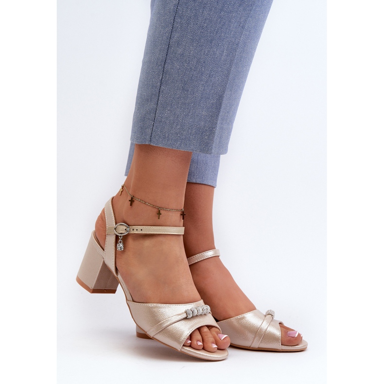Vinceza Sandalias De Mujer De Piel Ecológica Con Tacón Alto Y Adornos Narhi Dorados 2