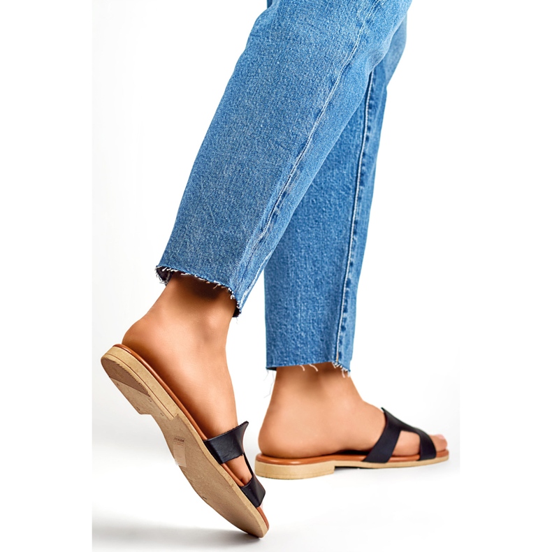 Zapatillas de casa de mujer negras fabricadas en piel natural. negro 1