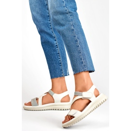 Sandalias cómodas de mujer blancas con banda elástica y cierre de velcro. blanco 3