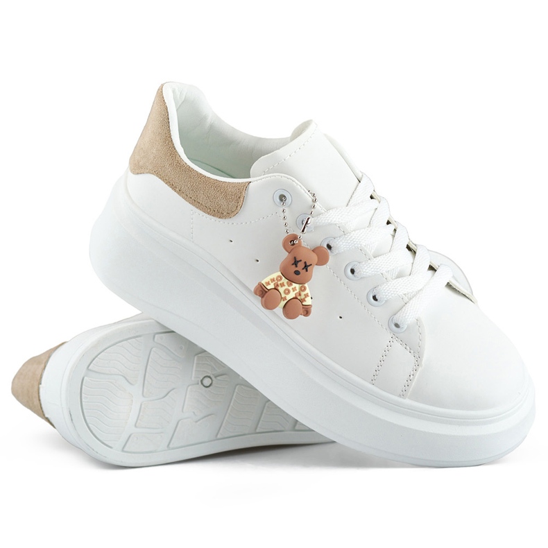 Deportivas blancas con suela gruesa y osito beige. blanco 1 Deportivas blancas con suela gruesa y osito beige. blanco 1