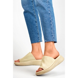 Chanclas de mujer suaves beige con plataforma y parte superior de calcetín 3