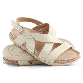 Sandalias de mujer beige con plantilla de piel. 1