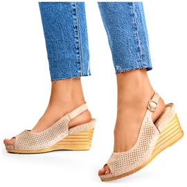 Goodin Sandalias cuña caladas beige 4
