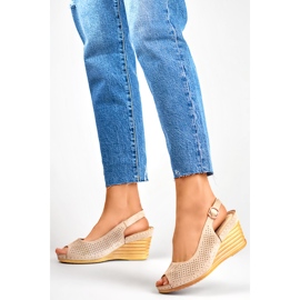 Goodin Sandalias cuña caladas beige 3