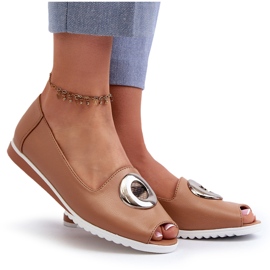 Jezzi Zapatos De Salón De Mujer Con Adorno En Piel Ecológica, Biolita Beige Oscuro 8