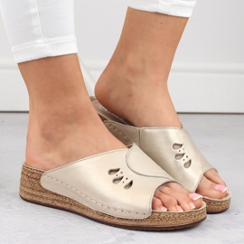 Sandalias cuña mujer cómodas en piel color dorado Helios 137,27 3