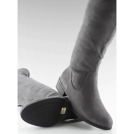 Botas mosqueteras gris con flecos 3
