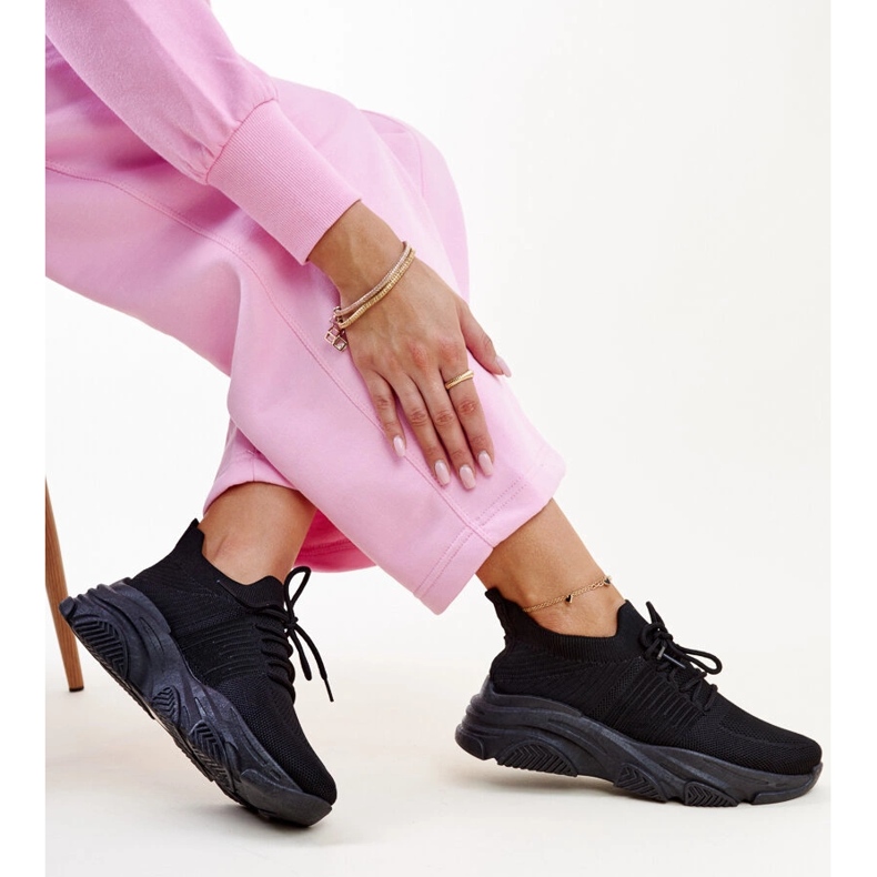 Zapatillas negras con suela Kassi masiva. negro 1