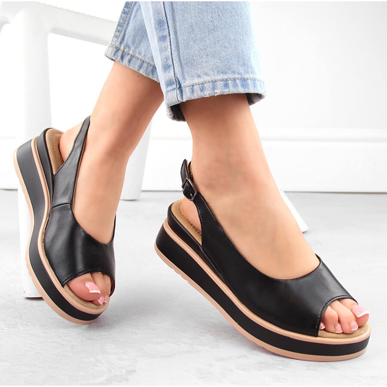 Sandalias de mujer de piel negra con plataforma Filippo DS6153 negro 1