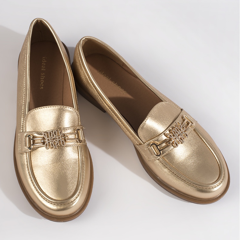 Mocasines dorados de mujer con estilo. 1 Mocasines dorados de mujer con estilo. 1
