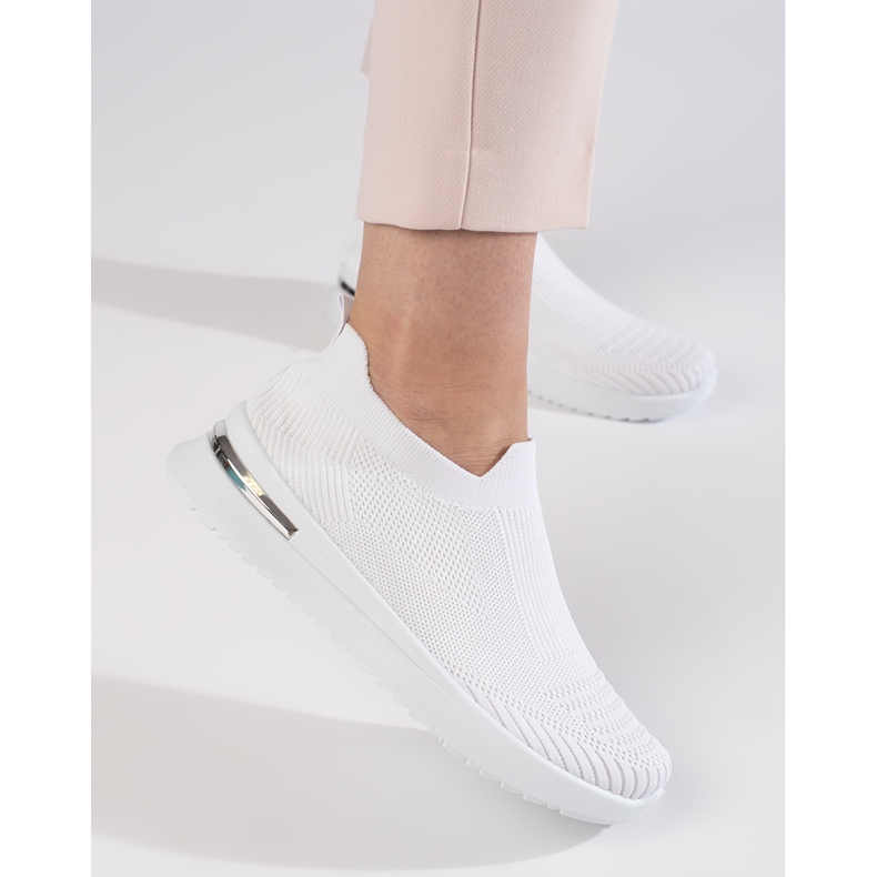 Zapatillas deportivas sin cordones blancas. blanco 1