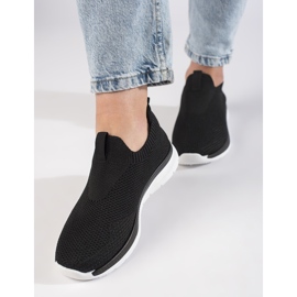 Zapatillas deportivas negras sin cordones. negro 1