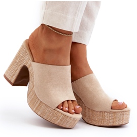Chanclas de mujer beige con tacones altos 5 Chanclas de mujer beige con tacones altos 5