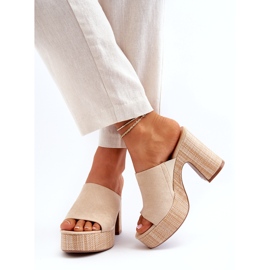 Chanclas de mujer beige con tacones altos 4 Chanclas de mujer beige con tacones altos 4