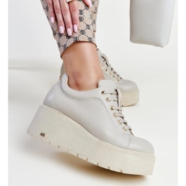 Deportivas Karino con cuña de piel beige 2