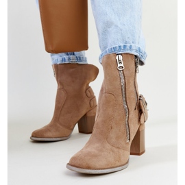 Botas altas beige con cremalleras decorativas Inel marrón 3