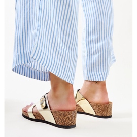 Mules con cuña Donata dorado metalizado 4