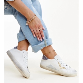Deportivas blancas con efecto desgastado de Gombola blanco 1