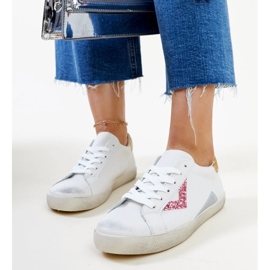 Deportivas blancas con efecto desgastado de Gombola blanco 2
