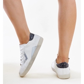 Deportivas blancas con efecto desgastado de Gombola blanco 4