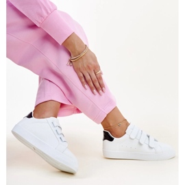 Zapatillas con velcro en blanco y negro de Samala 1