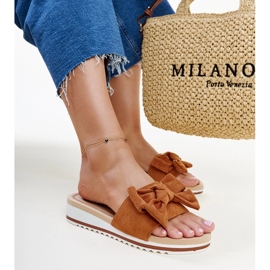 Mules marrones de tacón bajo de Mikhaila marrón 1