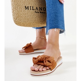 Mules marrones de tacón bajo de Mikhaila marrón 2