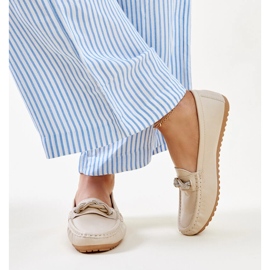 Mocasines beige decorados con pedrería Adiba 3