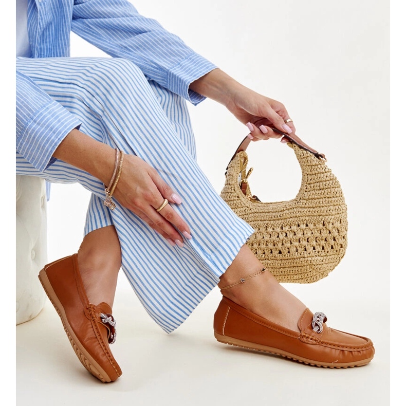 Mocasines marrones decorados con pedrería Adiba marrón 1