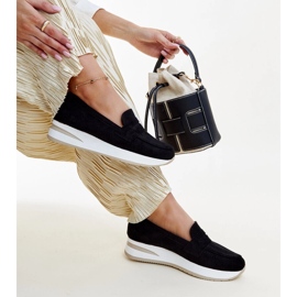Zapatos Muna negros perforados 2