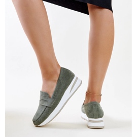 Zapatos Muna verdes perforados 4
