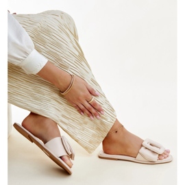 Chanclas beige con hebilla Ganema 1