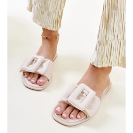 Chanclas beige con hebilla Ganema 2
